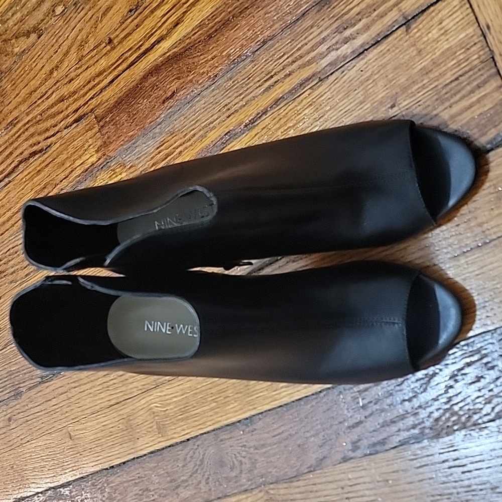 Nine West: Black open toe booties - Picture 4 of 5